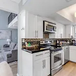 2B1B Hidden Oasis In The Hills- Close To Downtown
