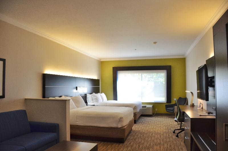 Hotel Express & Nw - Lakeline By Ihg
