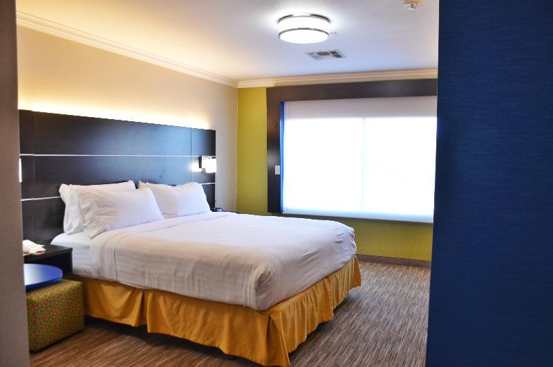 Express & Nw - Lakeline By Ihg