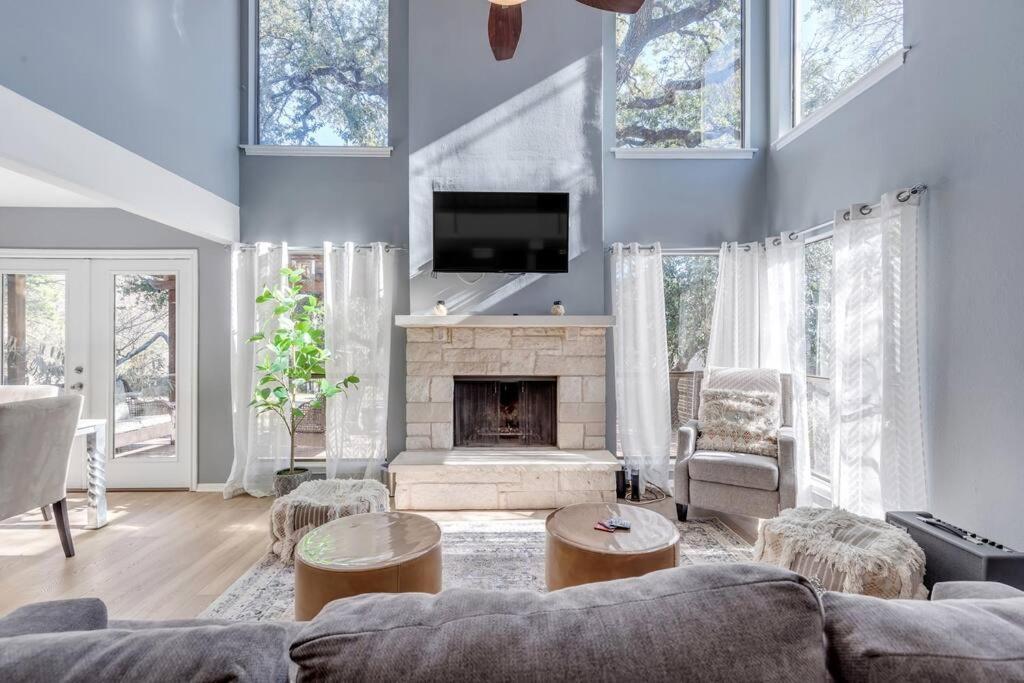 2b1b Hidden Oasis In The Hills- Close To Downtown *