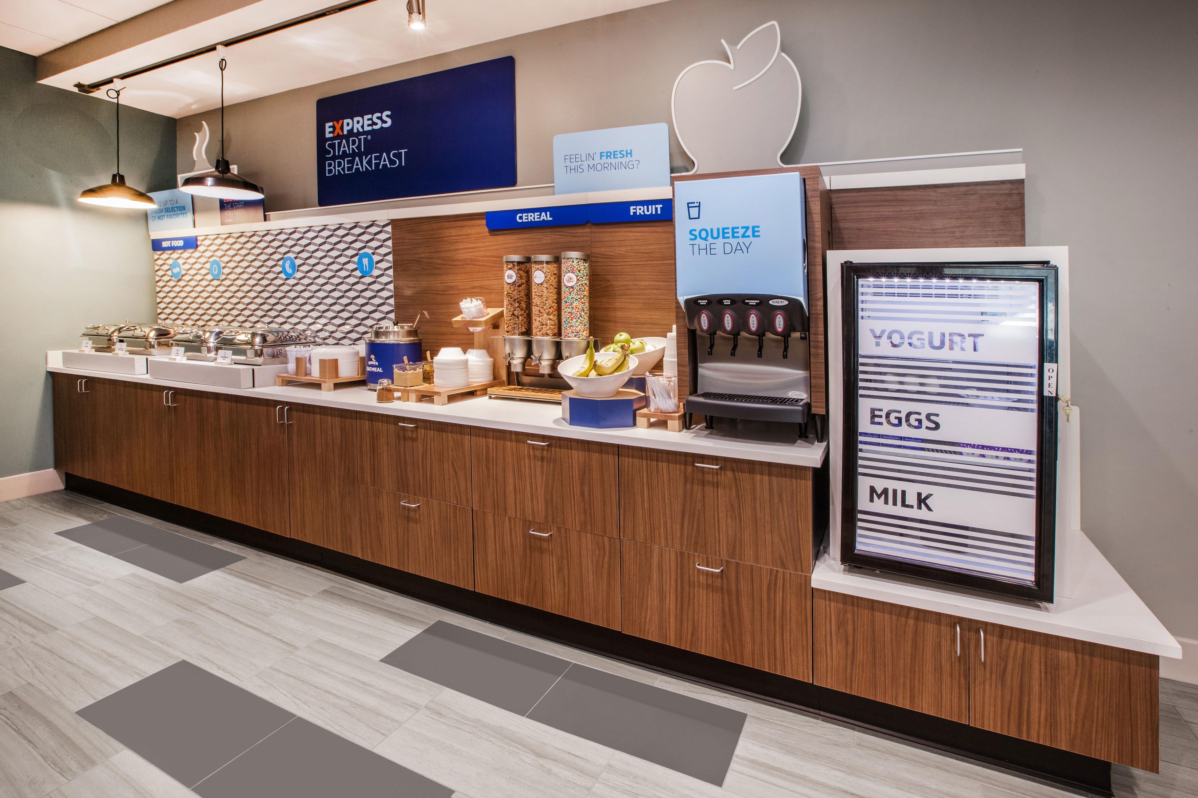 Express & Nw - Lakeline By Ihg Hotel
