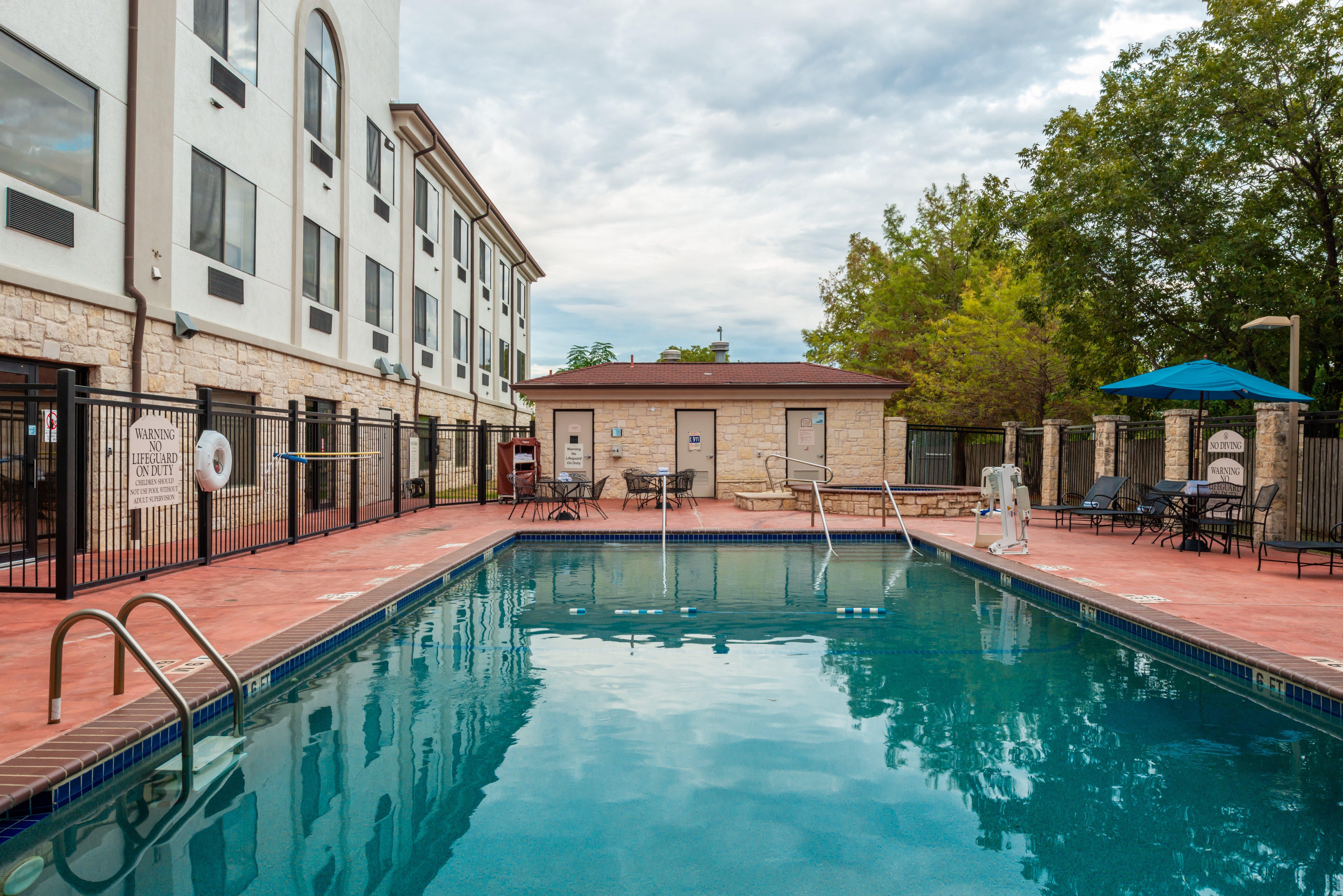 Express & Nw - Lakeline By Ihg 2*