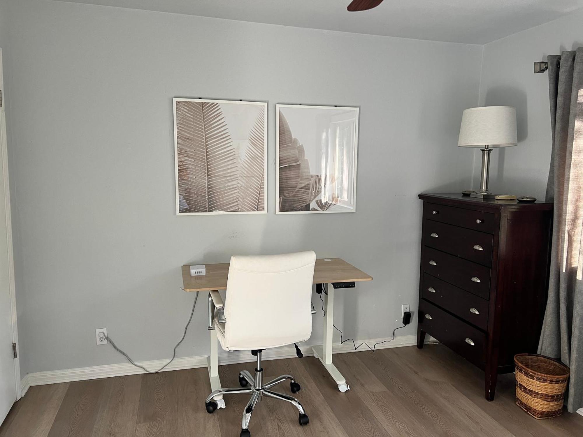 Holiday home 2b1b Hidden Oasis In The Hills- Close To Downtown *