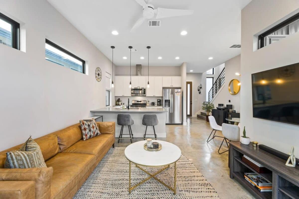 Comfortable With A Backyard & Workspaces