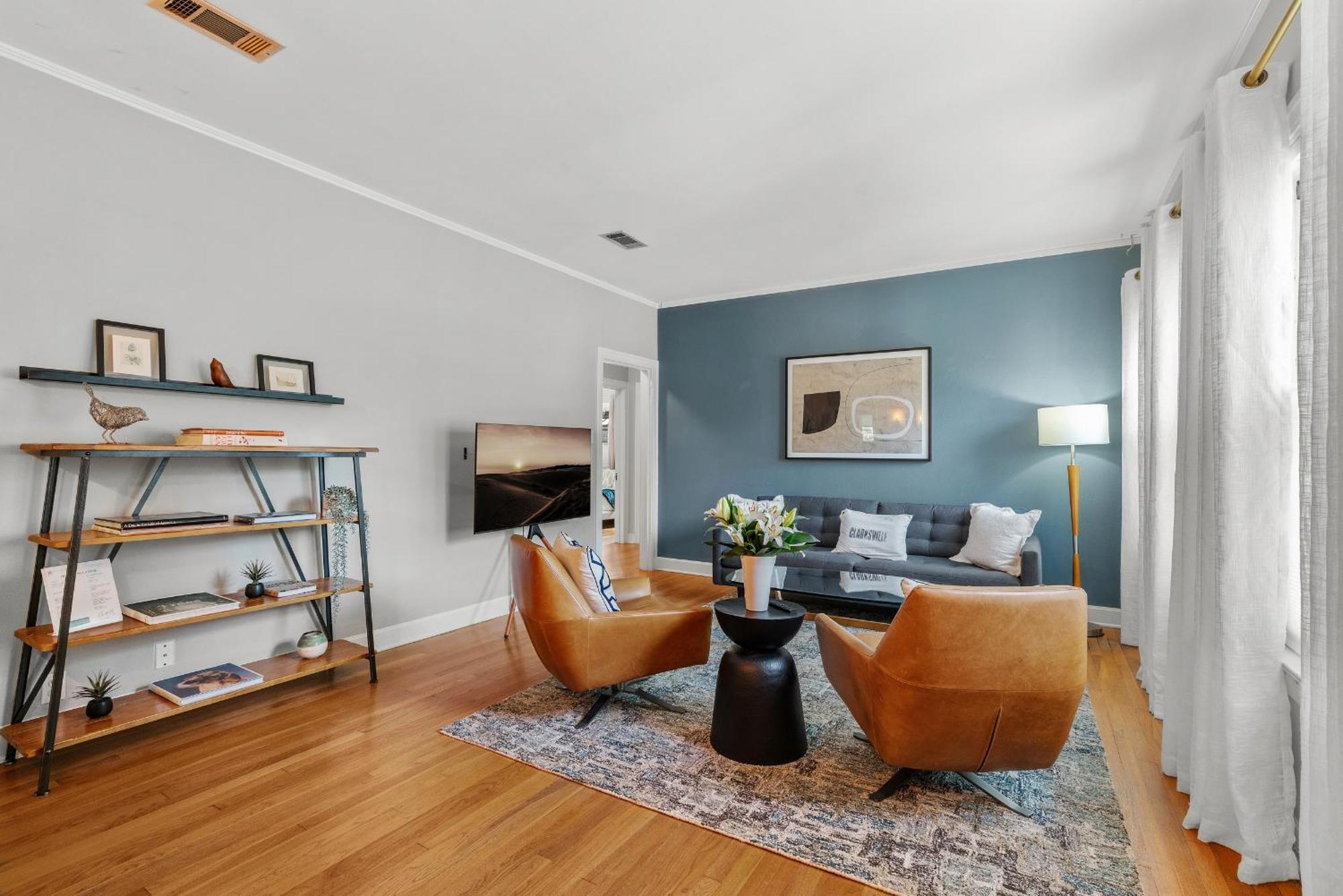 Holiday home Re-imagined Historical - Clarksville Vintage