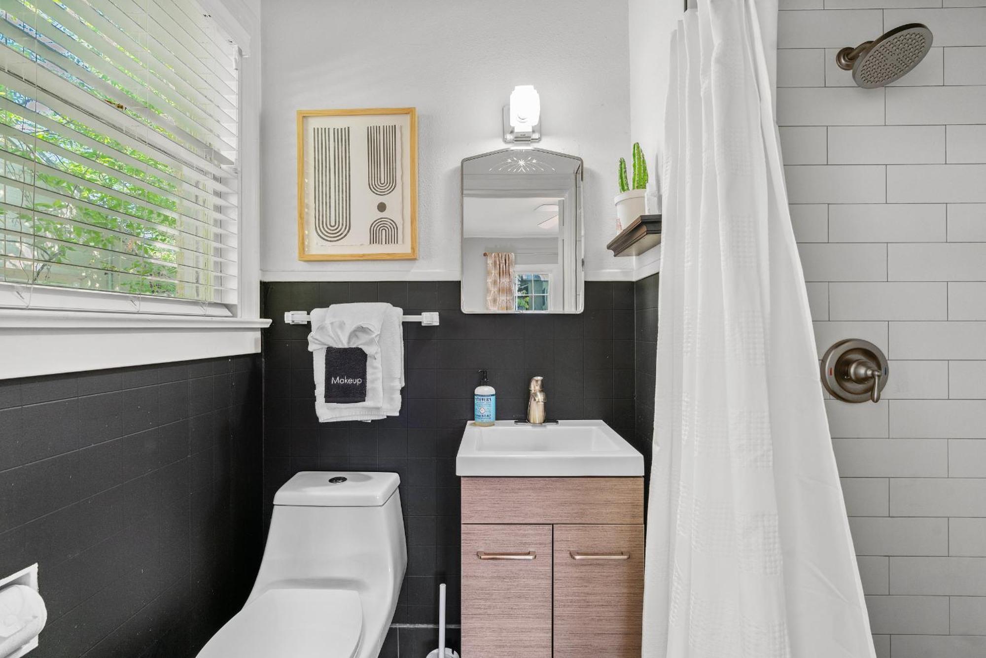 Holiday home Re-imagined Historical - Clarksville Vintage