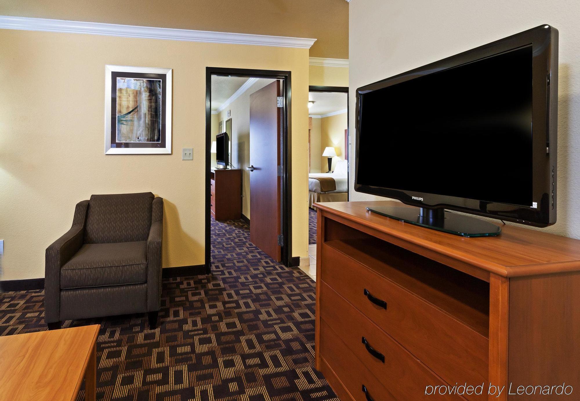 Express & Nw - Lakeline By Ihg 2*