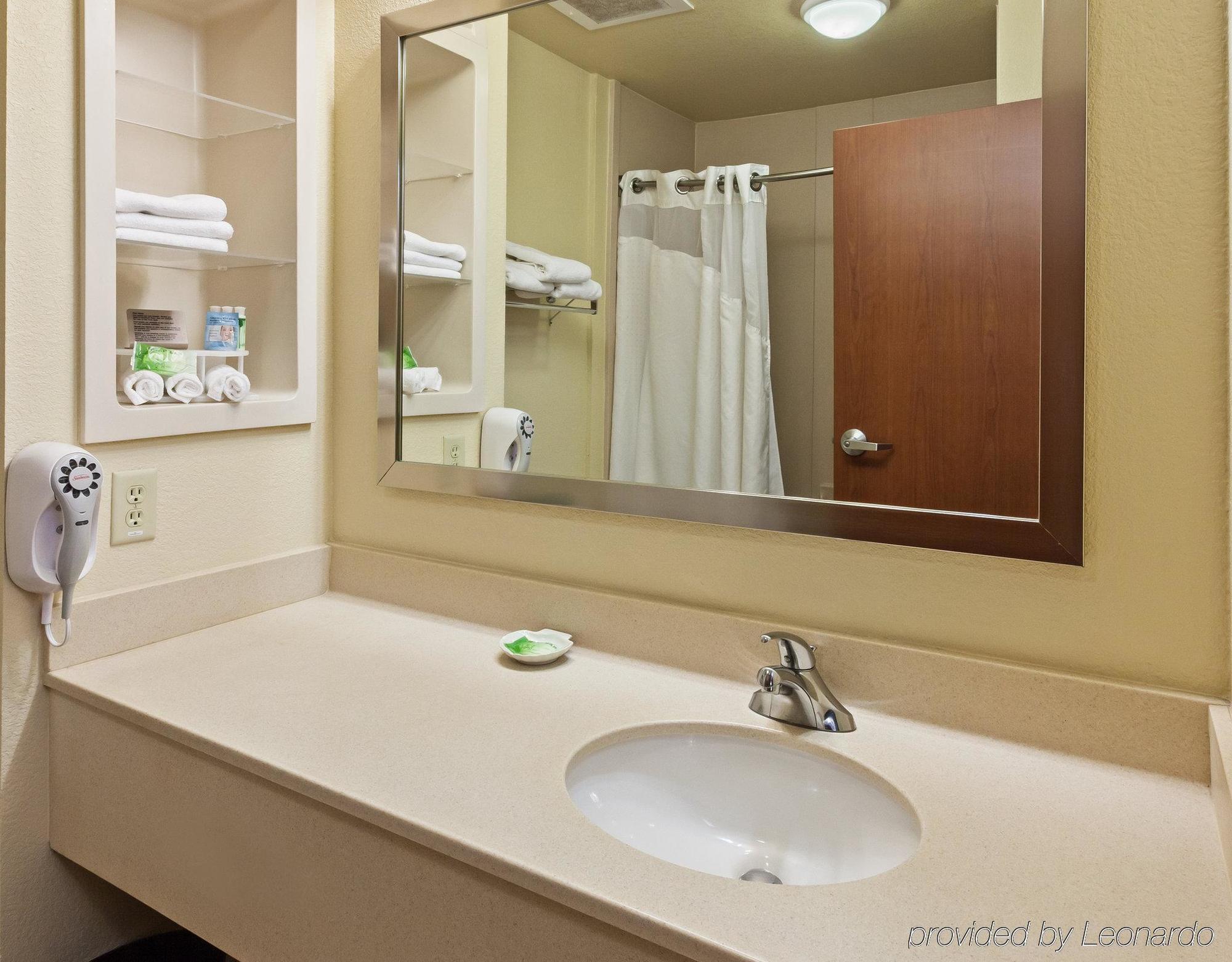Express & Nw - Lakeline By Ihg