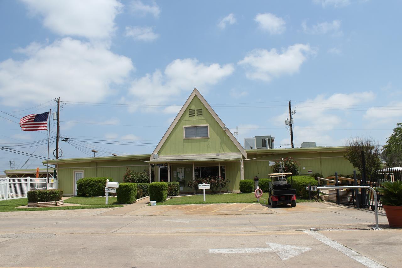 Lone Star Rv Holiday park Austin
