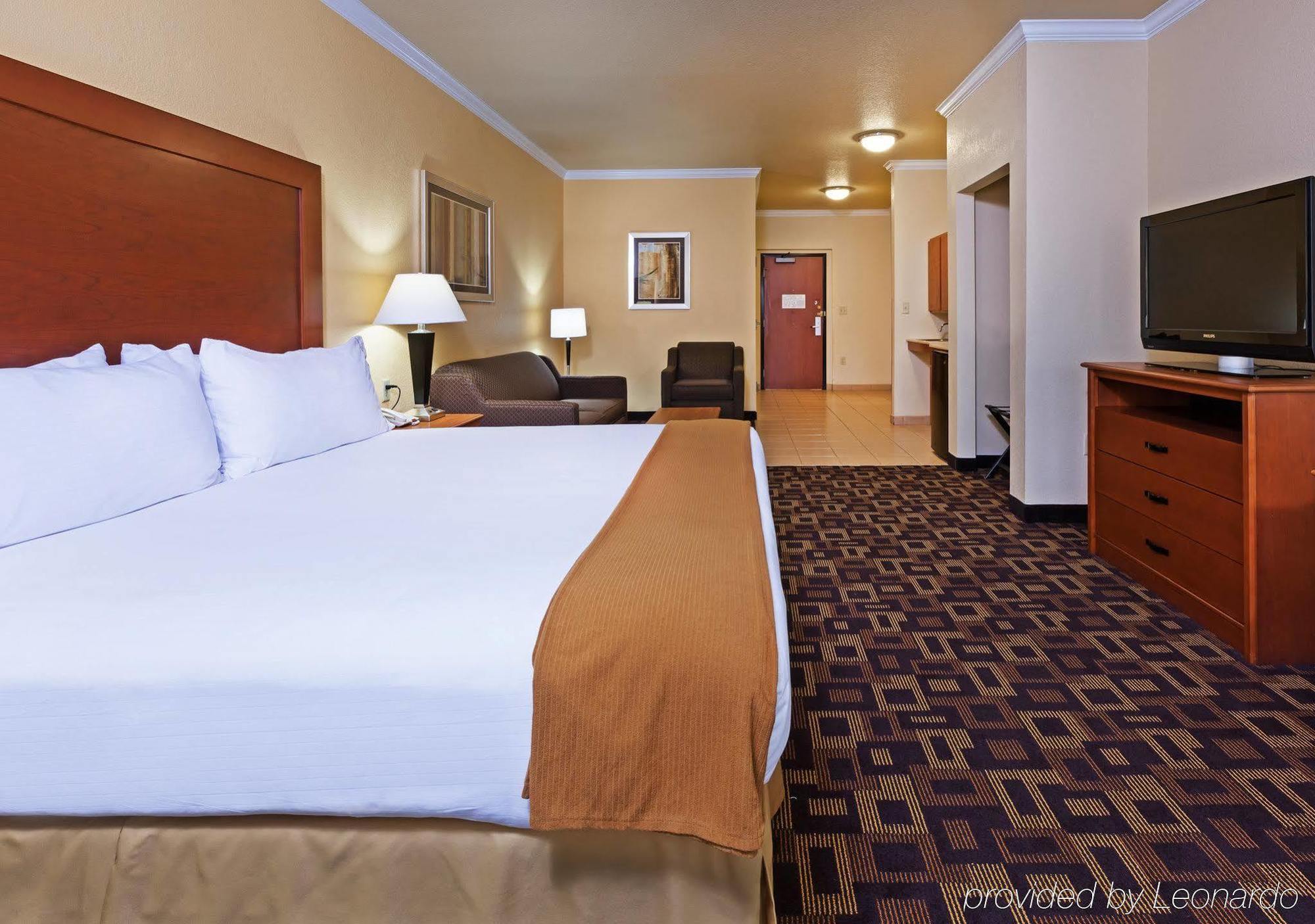 Hotel Express & Nw - Lakeline By Ihg