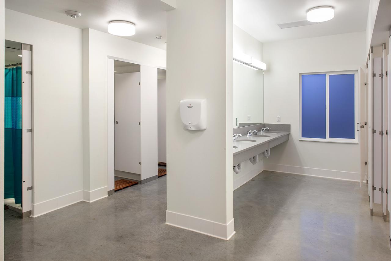 512 Hostel