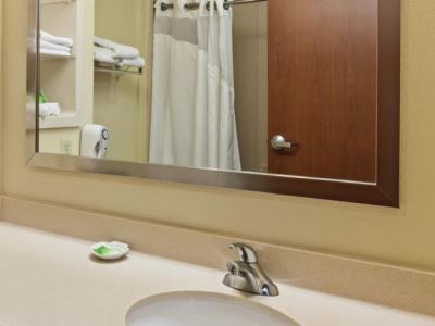 Hotel Express & Nw - Lakeline By Ihg