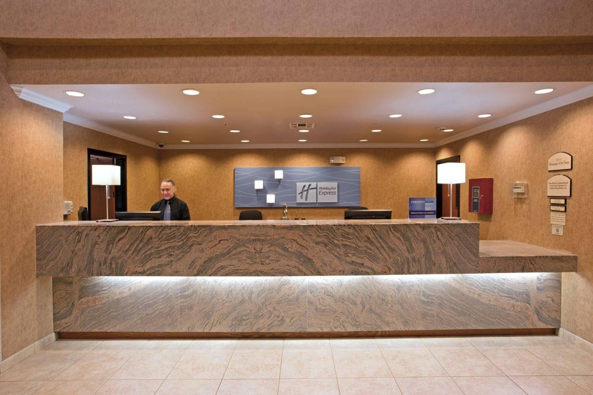 Express & Nw - Lakeline By Ihg 2*