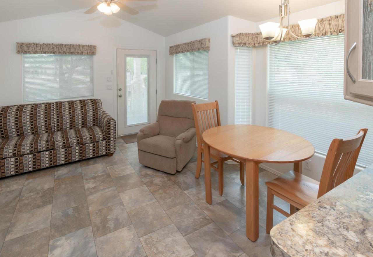 Holiday park Lone Star Rv 2*