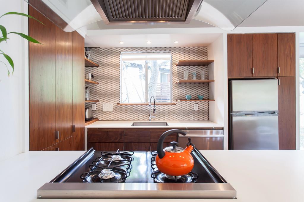 Travis Heights Modern I Holiday home