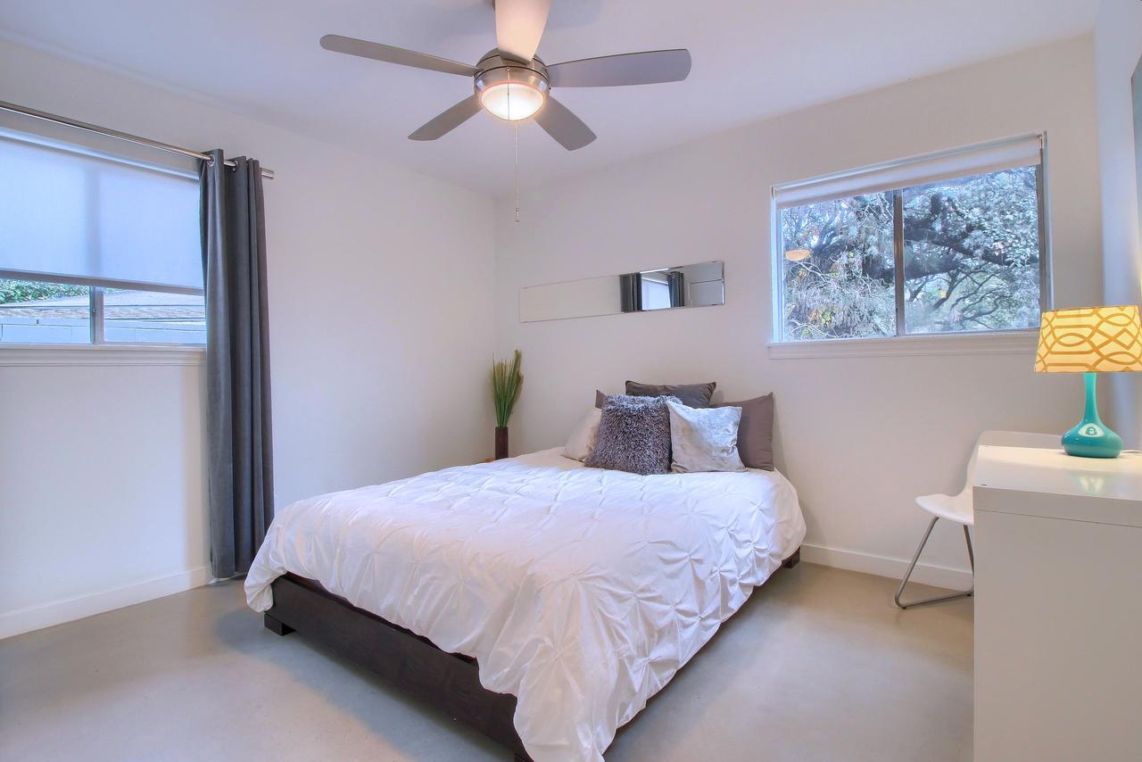 Travis Heights Modern I *