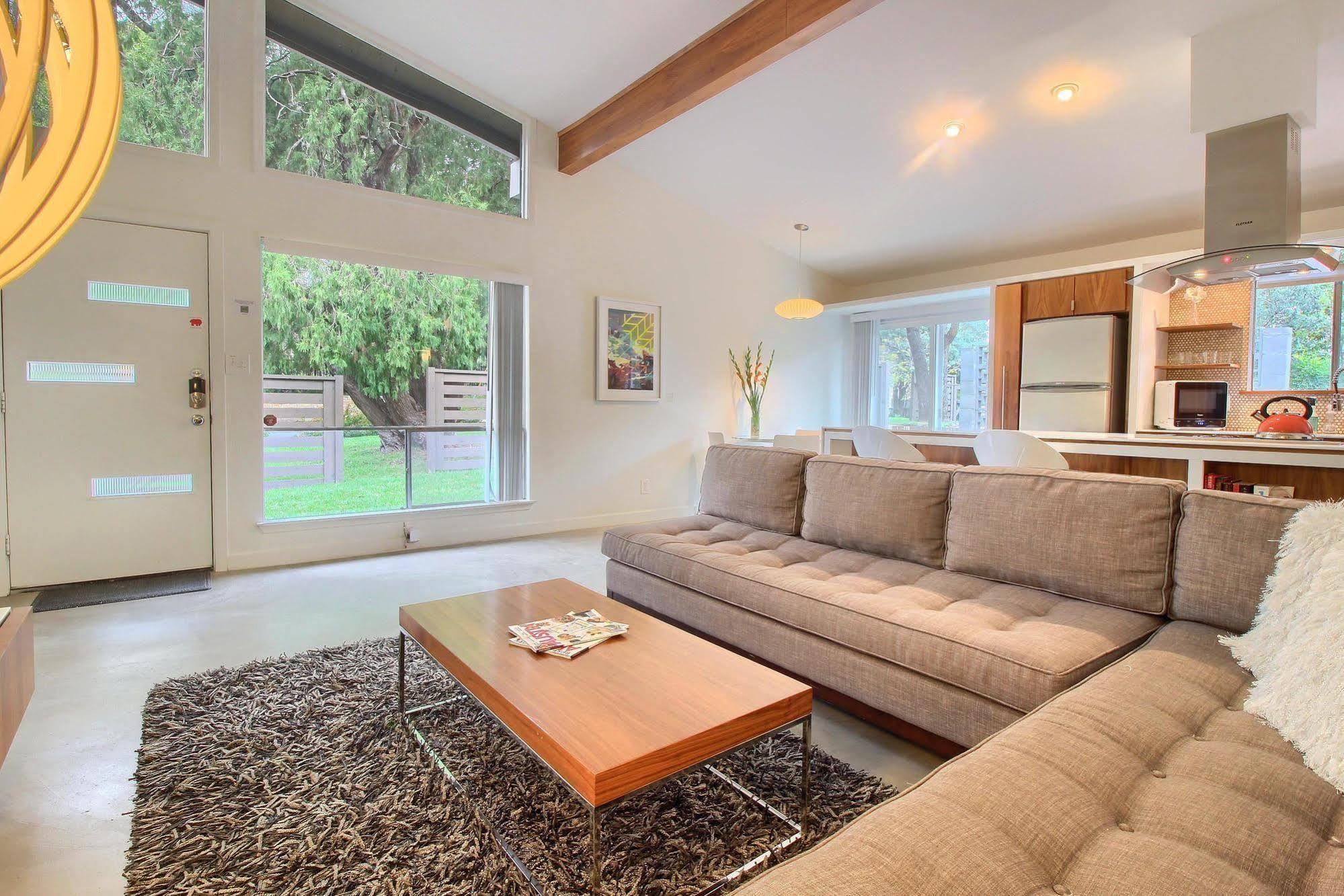 Travis Heights Modern I Holiday home *