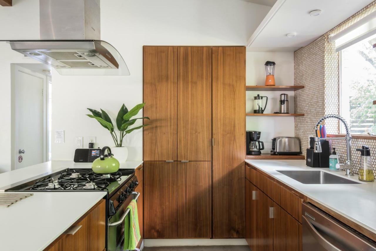 Travis Heights Modern I Holiday home *