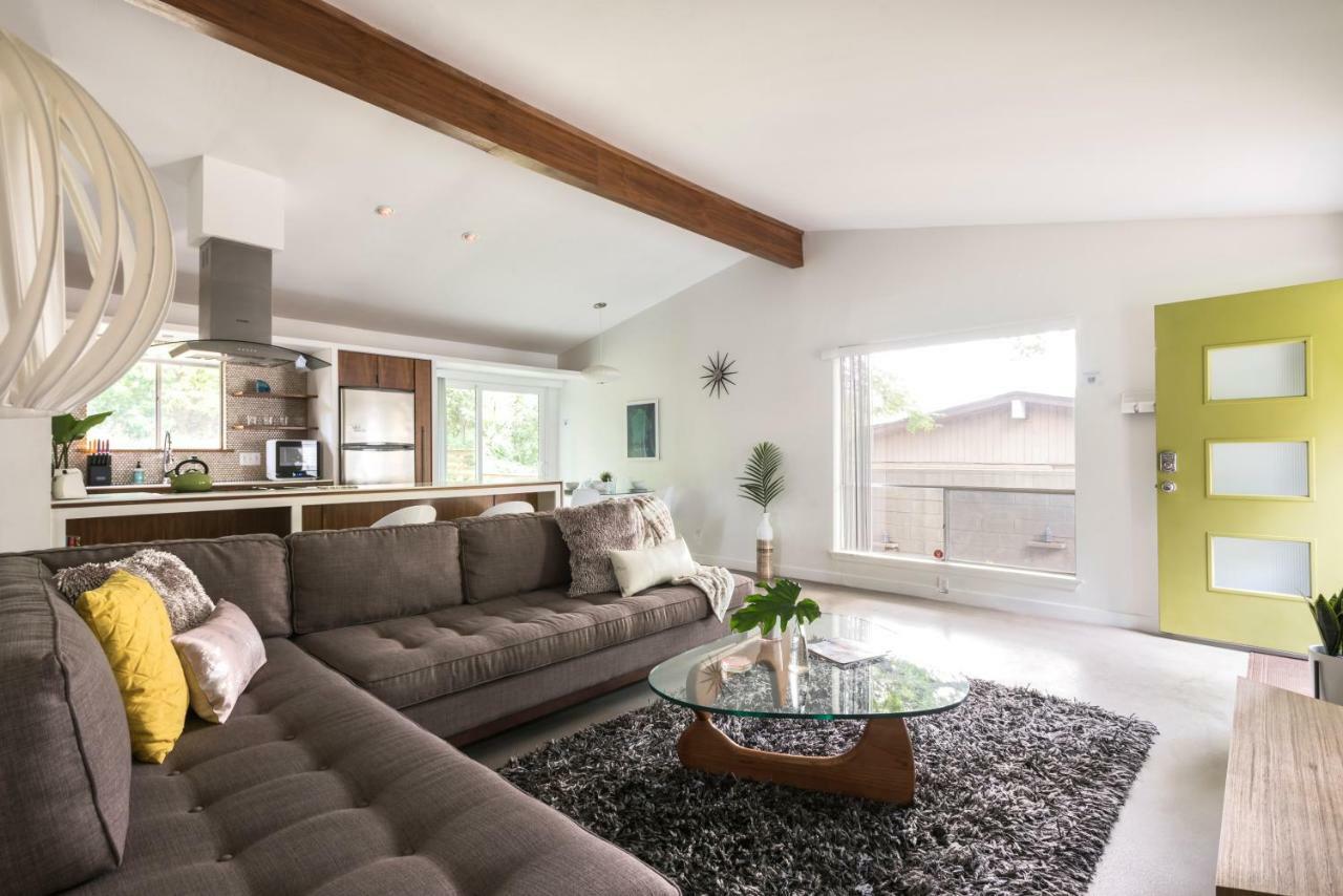 Travis Heights Modern I Holiday home
