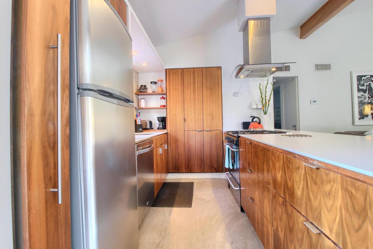 Travis Heights Modern I