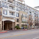 Sonder At Crescent