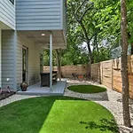 Sunny Austin Abode Proximity To Parks And Dtwn