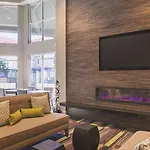 La Quinta By Wyndham Austin At The Domain