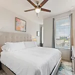 Luxury Central Apts - Free Parking, Gym, Fast Wifi