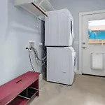 East Austin 3 Bedroom Home W/ Pet Friendly Yard