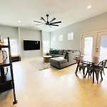 East Austin 3 Bedroom Home W/ Pet Friendly Yard