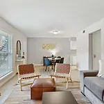 Pet Friendly W Pool Near Mueller Free Parking