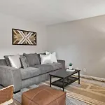 Pet Friendly W Pool Near Mueller Free Parking