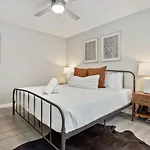 Explore Austin Life Studio Near Guadalupe St