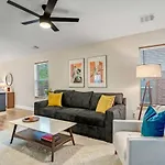 Cozy Home Away From Home, Quiet Office, King Bed