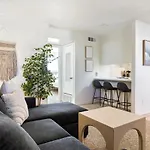 Airy King Bedroom And Comfortable Living Space By Ut