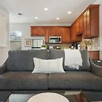 Beautiful King Accommodations, Luxury Linen, And Washer And Dryer