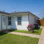 Cozy Modern House - Near Sxsw And Other Events