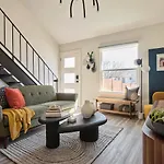 Midcentury Couples Designer Loft - Casa Tuya