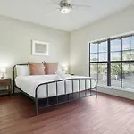 Fully Equipped W Stylish Design And Free Parking