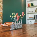 Stylish 4Br With Smart Tv And Free Garage Parking