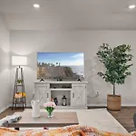 @ Marbella Lane - Amazing 4Br Lakeview Home