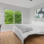 Detached 1 Bed 1 Bath In-Law Suite 3 Miles From Downtown!