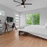 Detached 1 Bed 1 Bath In-Law Suite 3 Miles From Downtown!