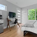 Detached 1 Bed 1 Bath In-Law Suite 3 Miles From Downtown!