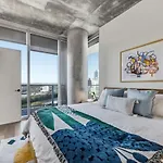 21St Fl 2Bd Condo-Rainey St-Best Views