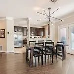 Warm Suburban 3Br Townhome Near Dt