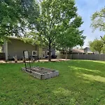 Remodeled 3Br, 2.5 Bath Retreat W/ Large Backyard