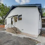 Family-Friendly Austin House With Screened Porch!