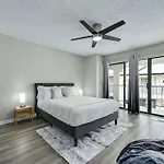 Spacious 3B/3Bath W/ Gym, Free Parking, 1G Wi-Fi