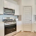 Bright Austin Vacation Rental About 10 Mi To Downtown!